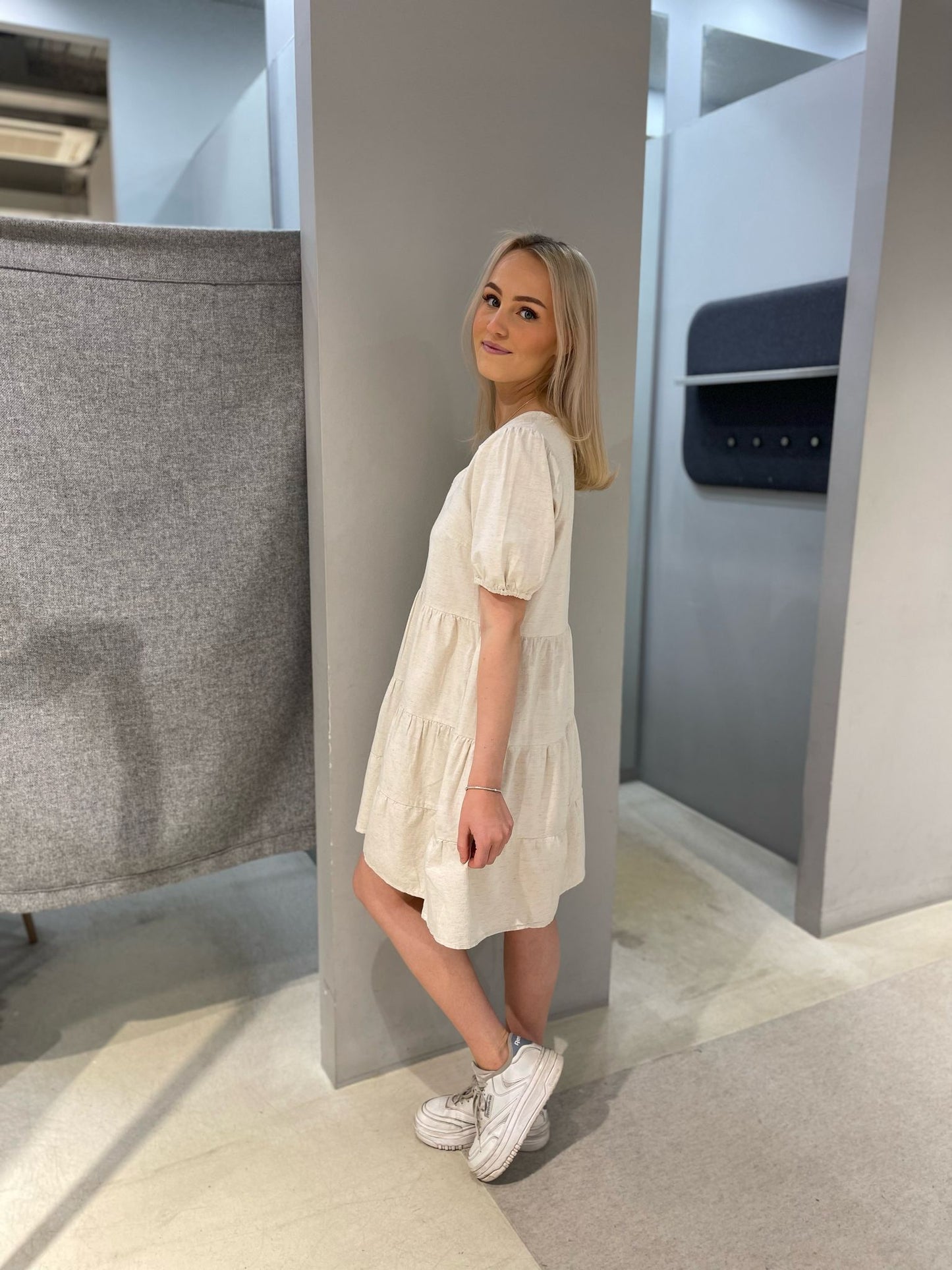 VIPRISILLA Short Dress - Super Light Natural Melan