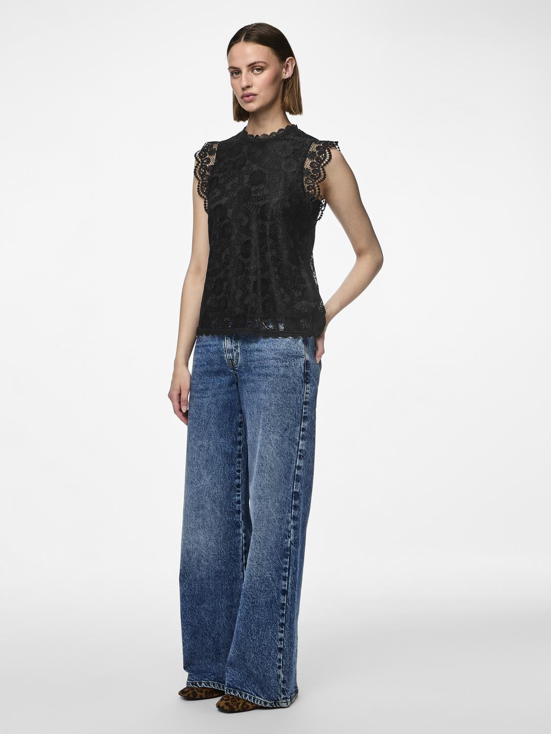 model_shot-front_full