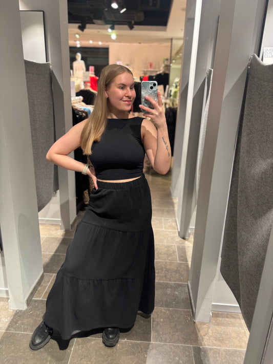 PCSIKKA Long Skirt - Black