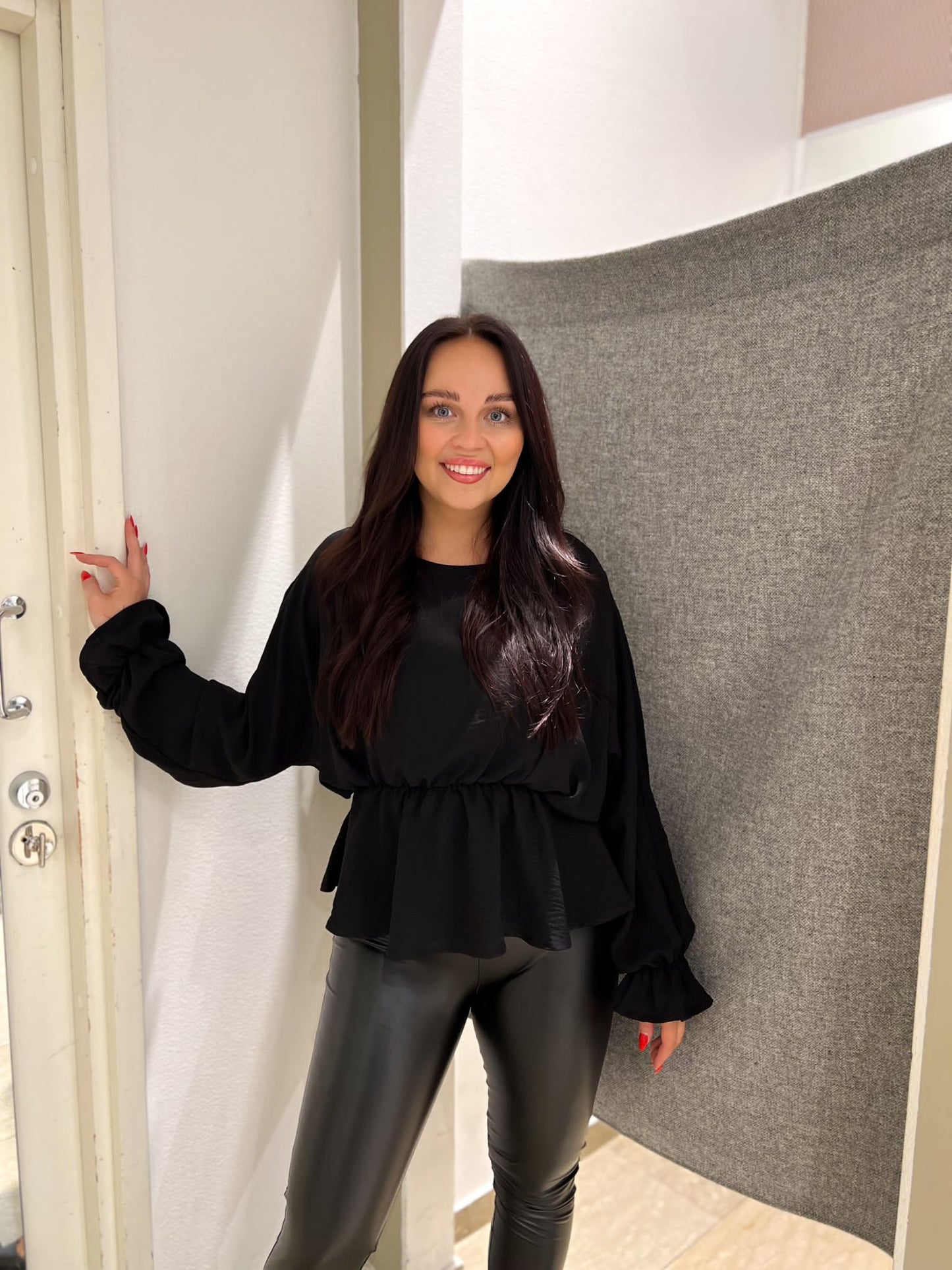 PCFLORE Tops - Black