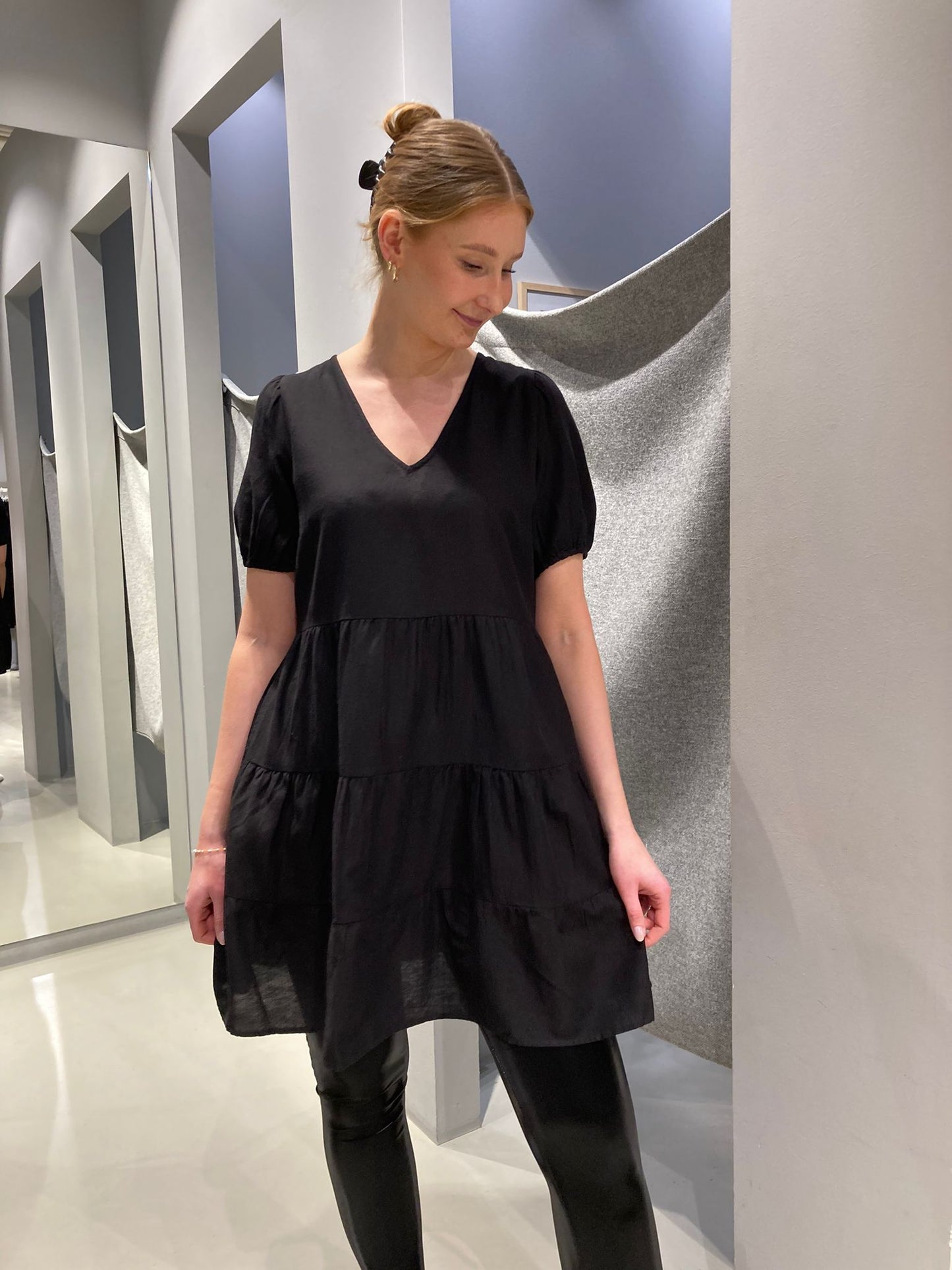 VIPRISILLA Dress - Black