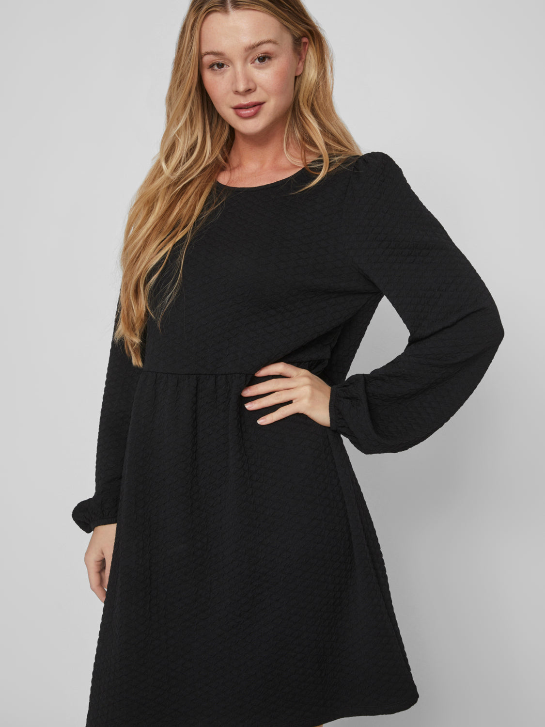 VISTRUCTIA Dress - Black
